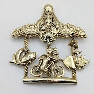 Vintage Large Gold Tone Animals Cupid Carousel Merry Go Round Brooch Pin 2.8in